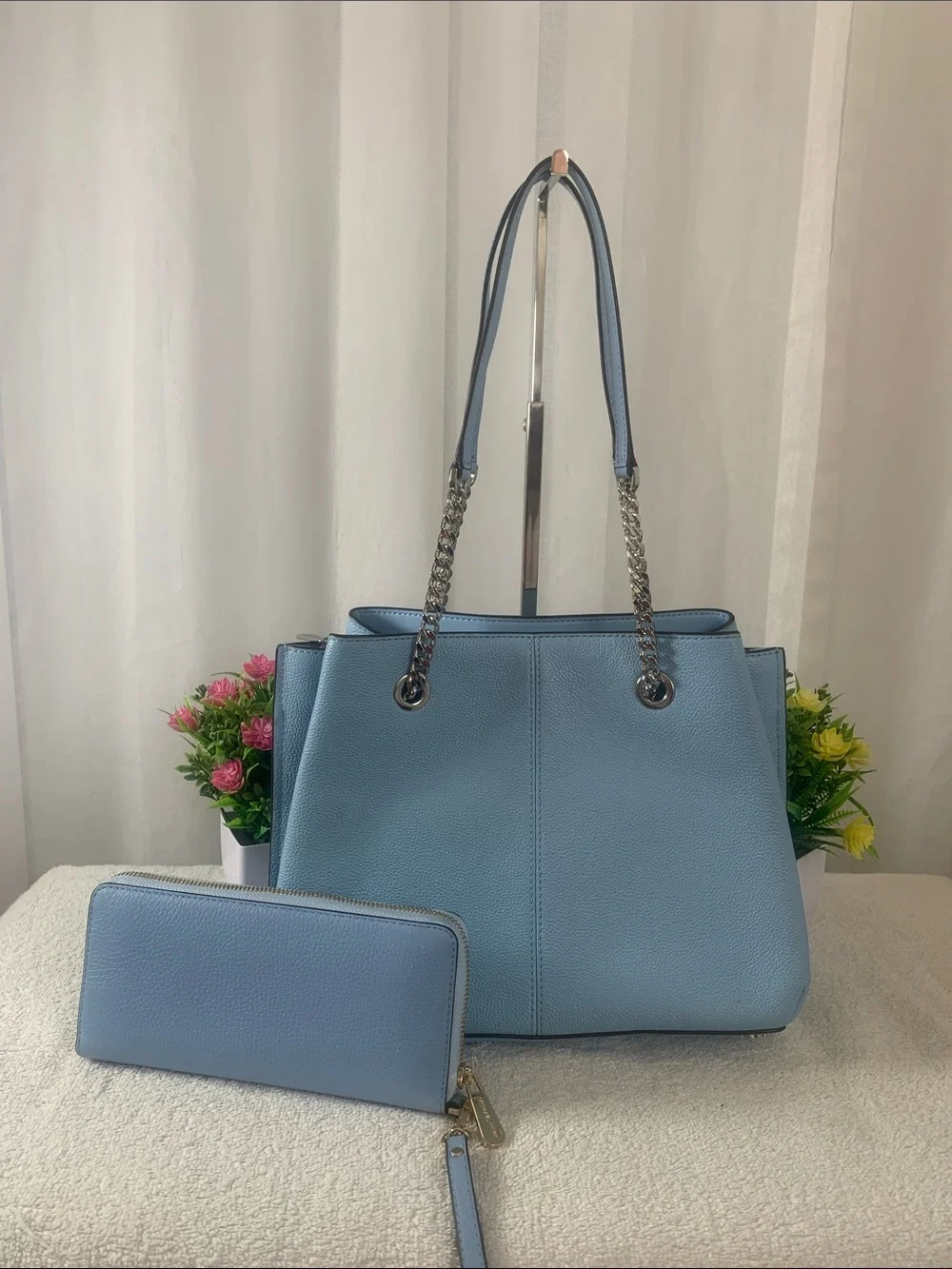 GUC Michael Kors Teagen Large Shoulder Bag & Wallet Set - Picture 2 of 9
